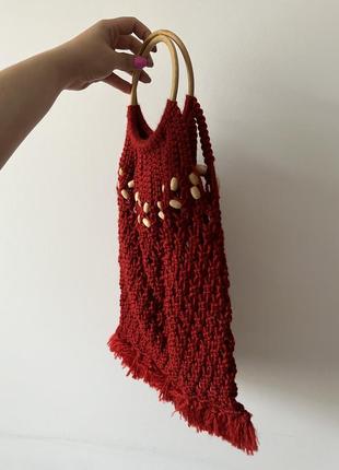 Плетеная красная сумочка авоська с бамбуковыми ручками5 фото