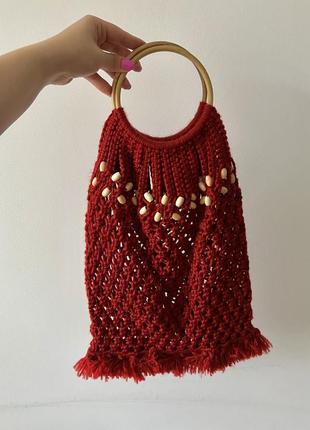 Плетеная красная сумочка авоська с бамбуковыми ручками1 фото