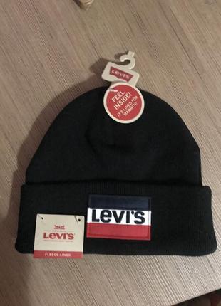 Чёрная шапка levi’s унисекс1 фото