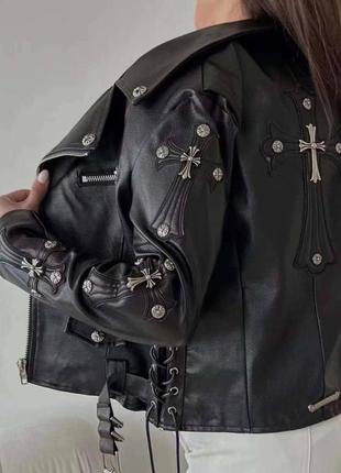 Куртка косуха в стиле chrome hearts с кнопками короткая черная молоко2 фото