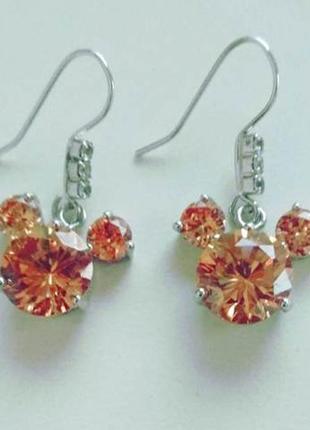 Серьги  серебристые с  коричневыми прозрачными фианитами