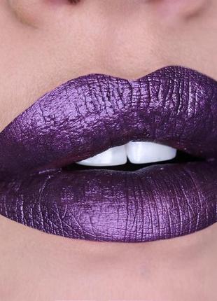 Стійка рідка червона помада, тіні металік офра ofra long lasting lipstick napa valley4 фото