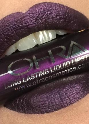 Стійка рідка червона помада, тіні металік офра ofra long lasting lipstick napa valley5 фото