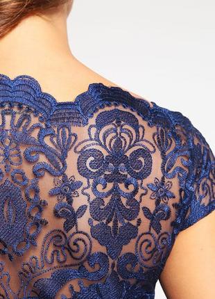 Королевское вечернее платье chi chi london благородного темно-синего цвета3 фото