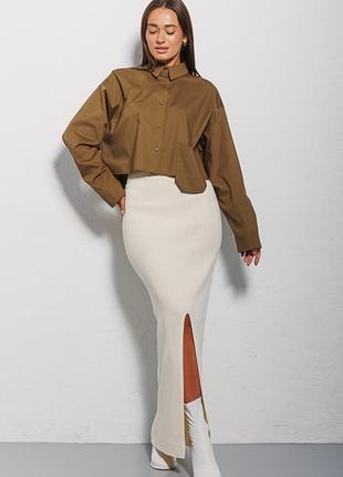 Укорочена жіноча сорочка кольору хакі з кишенею на грудях8 фото