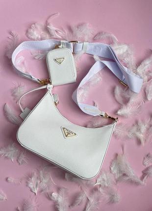 Модна жіноча сумка prada re-edition 2005 white saffiano leather bag крос боді прада