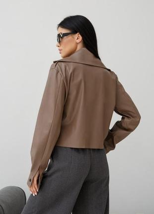 Куртка женская короткая оверсайз, экокожа на замше, демисезонная, мокко6 фото