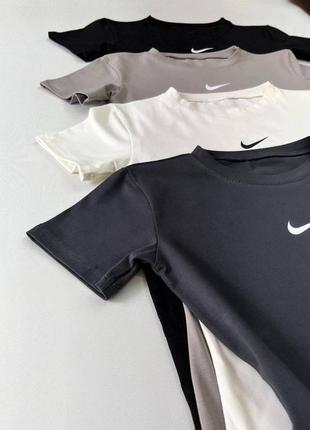 Платье короткое мини короткий рукав найк nike облегающее облегающее по фигуре платье