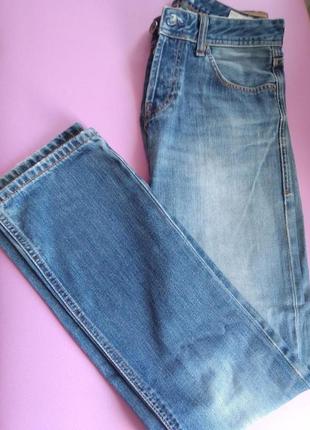 044 karl джинсы мужские голубые прямого кроя в стиле гранж (рваные)8 фото