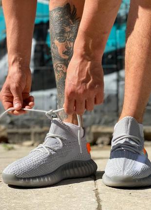 Кроссовки adidas yeezy boost tail light7 фото