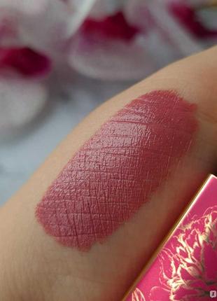 Kiko charming escape luxurious matte lipstick2 фото