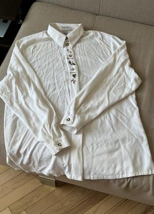 Винтажная белая рубашка с вышивкой1 фото