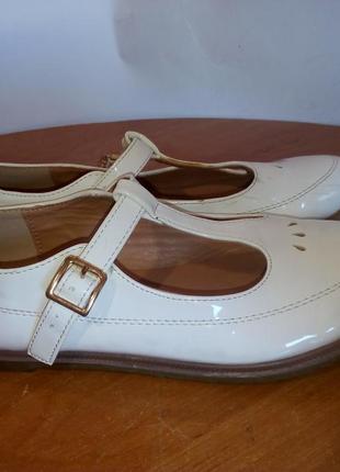 🌟 белые лаковые туфли на низком ходу от sugar n spice, р.37 код w37104 фото