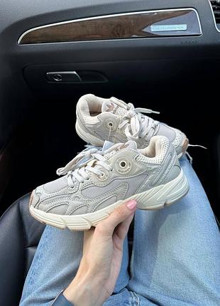 Трендовые кроссовки adidas