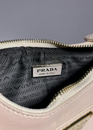 Сумка prada re-edition 2005 cream saffiano leather bag5 фото