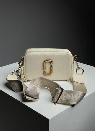 Женская сумка через плечо marc jacobs the snapshot beige/gold марк джейкобс кросс - боди1 фото