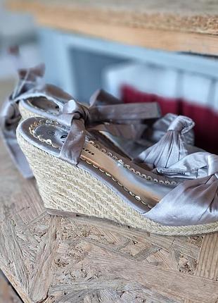 Босоніжки bata