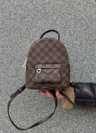 Портфель мини женский louis vuitton palm springs mini brown chess lv луи витон рюкзак через плечо сумка3 фото