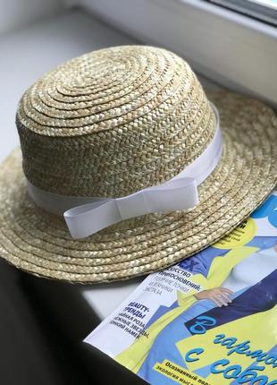 Соломенная шляпа канотье женская с белой лентой1 фото