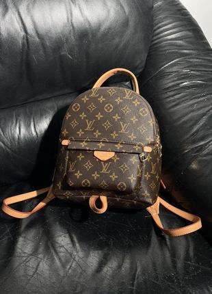 Портфель женский louis vuitton palm springs backpack brown camel lv луи витон рюкзак через плечо сумка7 фото