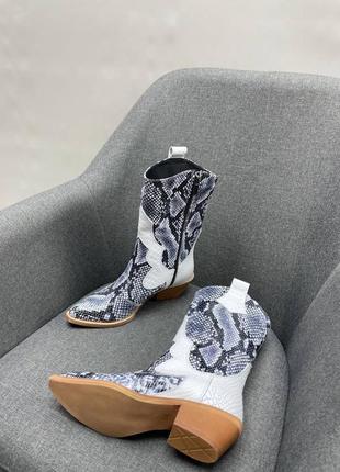 Жіночі черевики козаки з натуральної шкіри