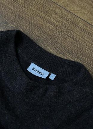 Темно-коричневый теплый свитер с широкими рукавами.3 фото