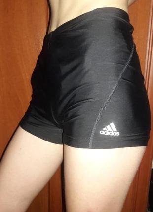 Женские шорты adidas