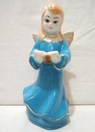 Фарфоровая статуэтка ангел