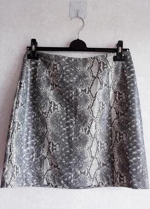 Мини юбка питон с тисненой текстурой3 фото