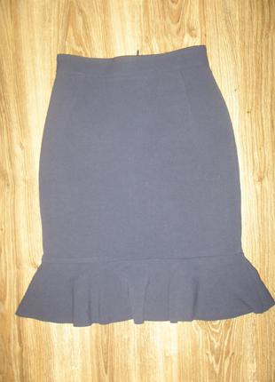 Стильная темно-синяя миди юбка-годе с оборкой по низу3 фото