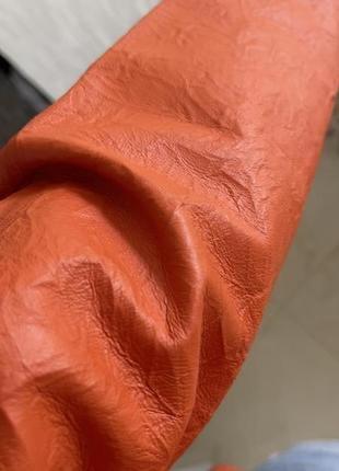 Очень крутая коралловая оранжевая женская кожаная куртка- косуха 100% кожа. является нюанс. м-л.4 фото