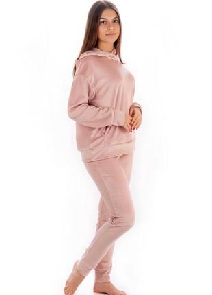 Костюм жіночий велюровий