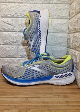 Кроссовки brooks