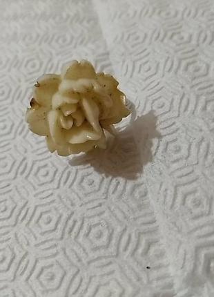 Одиночная клипса из белого винтажного пластика