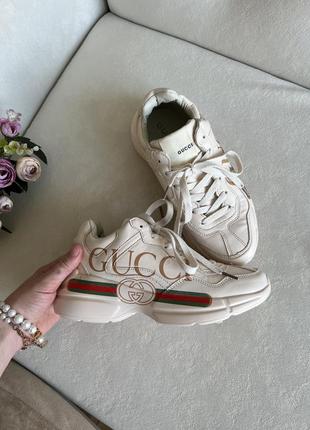 Бежеві кроси в стилі gucci