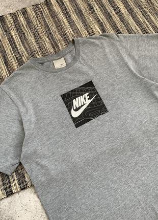 Vintage nike air max y2k tee вінтаж чоловіча сіра футболка найк еір макс в стилі авангард свуш біг лого по центру оригінал розмір l2 фото