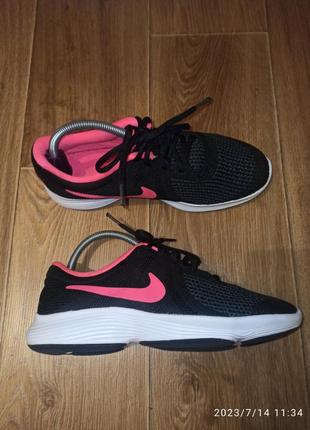 Кроссовки женские nike р.38