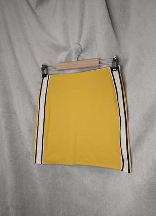 Яркая мини-юбка желтая с лампасами5 фото