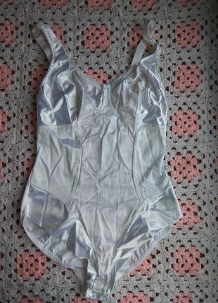 Білизна моделюють фігуру variations 40с