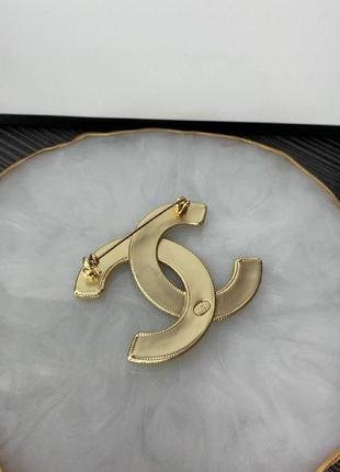 Брендовая брошка позолота
