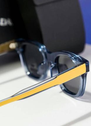Брендові сонцезахисні окуляри пластикові, прямокутні2 фото
