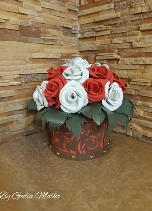 Світильник троянди в капелюшної коробки