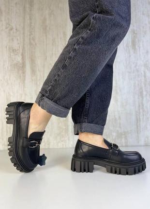 Туфли черные женские лоферы на тракторной подошве натуральная кожа7 фото