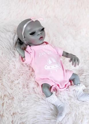 Силіконова колекційна лялька реборн інопланетянин дівчинка ріплі (вінілова лялька гойдалець) висота 35 см2 фото