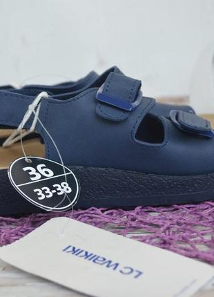 35 / 36 размер новые фирменные босоножки сандалии для мальчика на липучке lc waikiki вайки9 фото