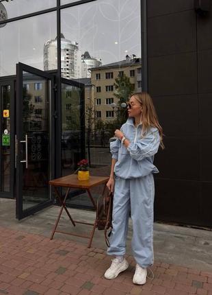 Костюм з плащівки