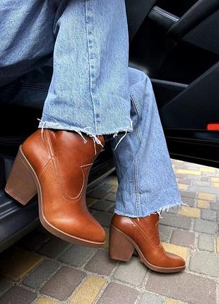 Черевики козаки на підборах демісезонні шкіряні коричневі