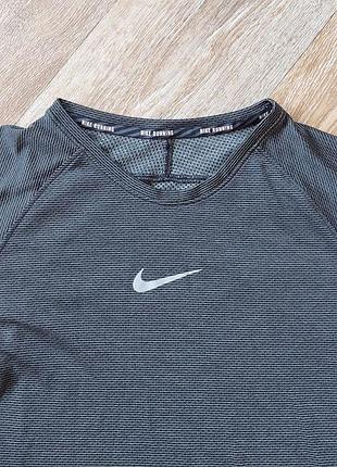 Легкая беговая кофта лонгслив nike running aeroreact
