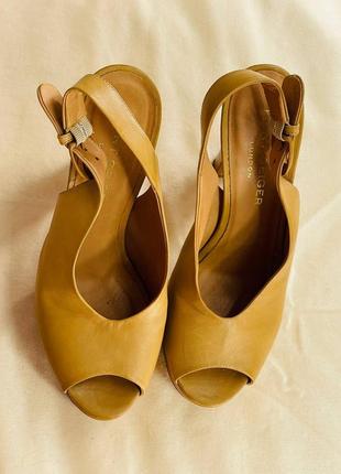 Шикарні шкіряні італійські босоніжки туфлі на каблуці8 фото