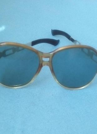 Очки солнцезащитные (ретро)